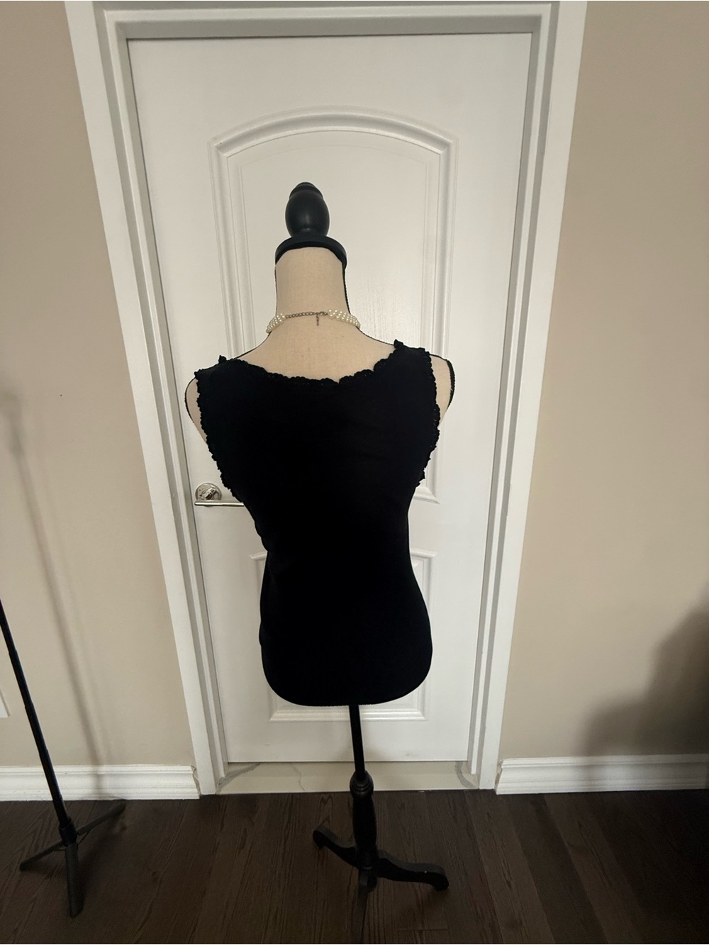 Gucci Black Knit Sleeveless Tank with Tie Detail - Picture 3 of 8